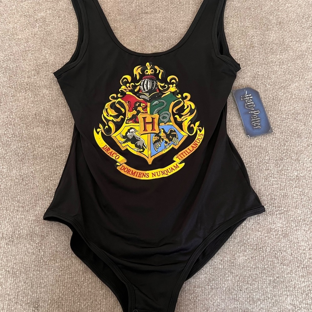 Black Hogwarts One Piece